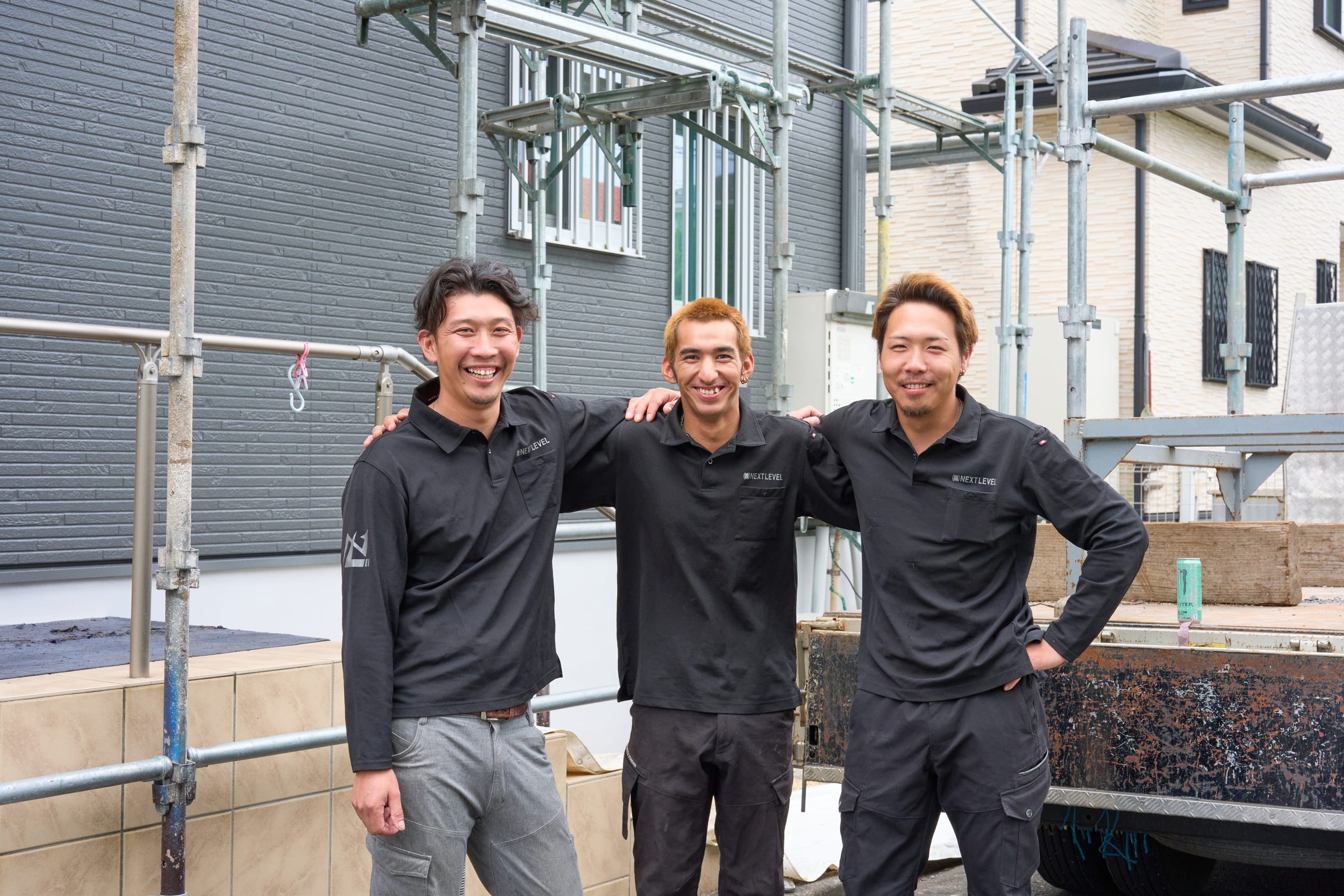 現場で自然に会話するNEXT LEVELのスタッフ